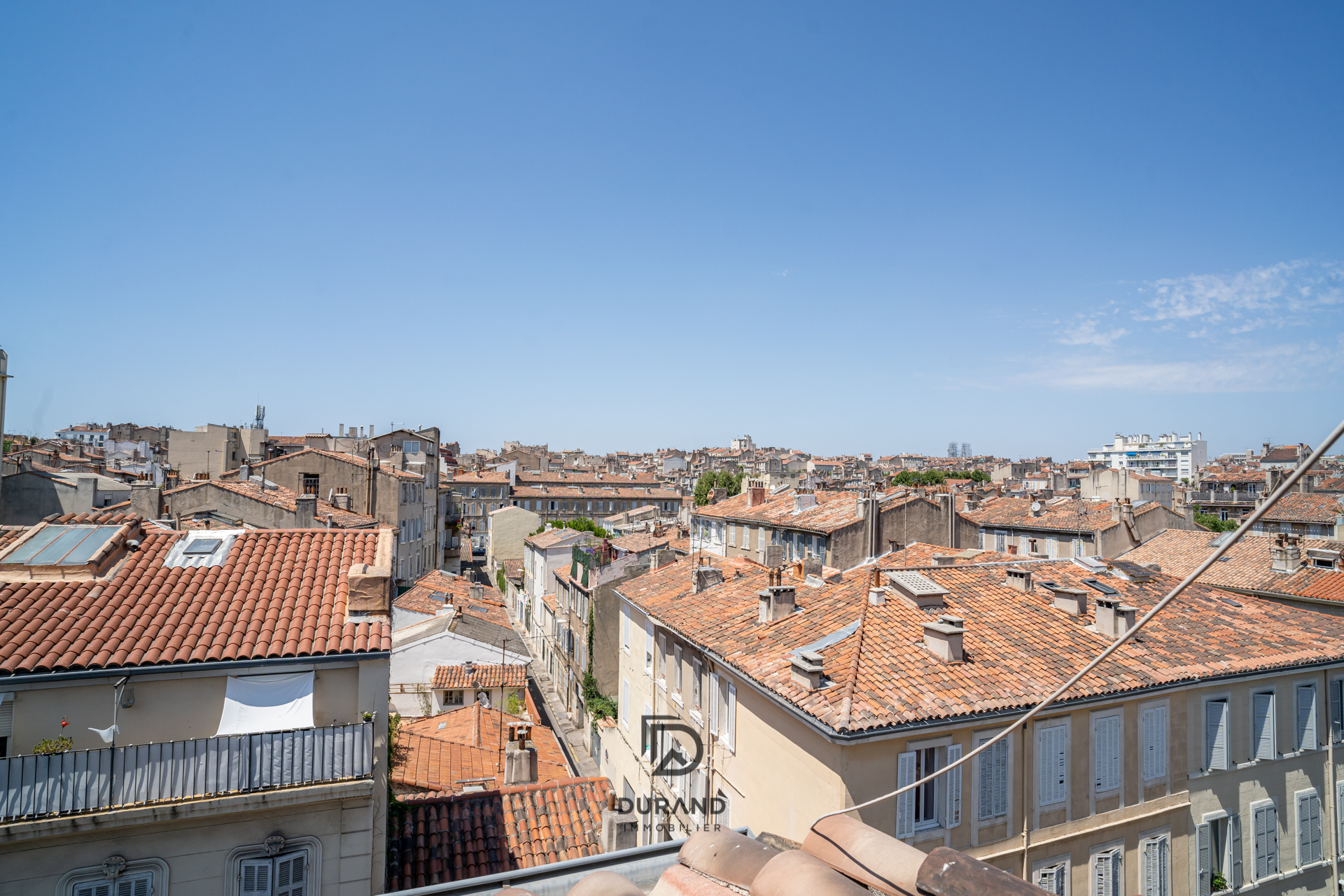  IMMEUBLE AVEC COUR 408m2 LE CAMAS 13005 MARSEILLE