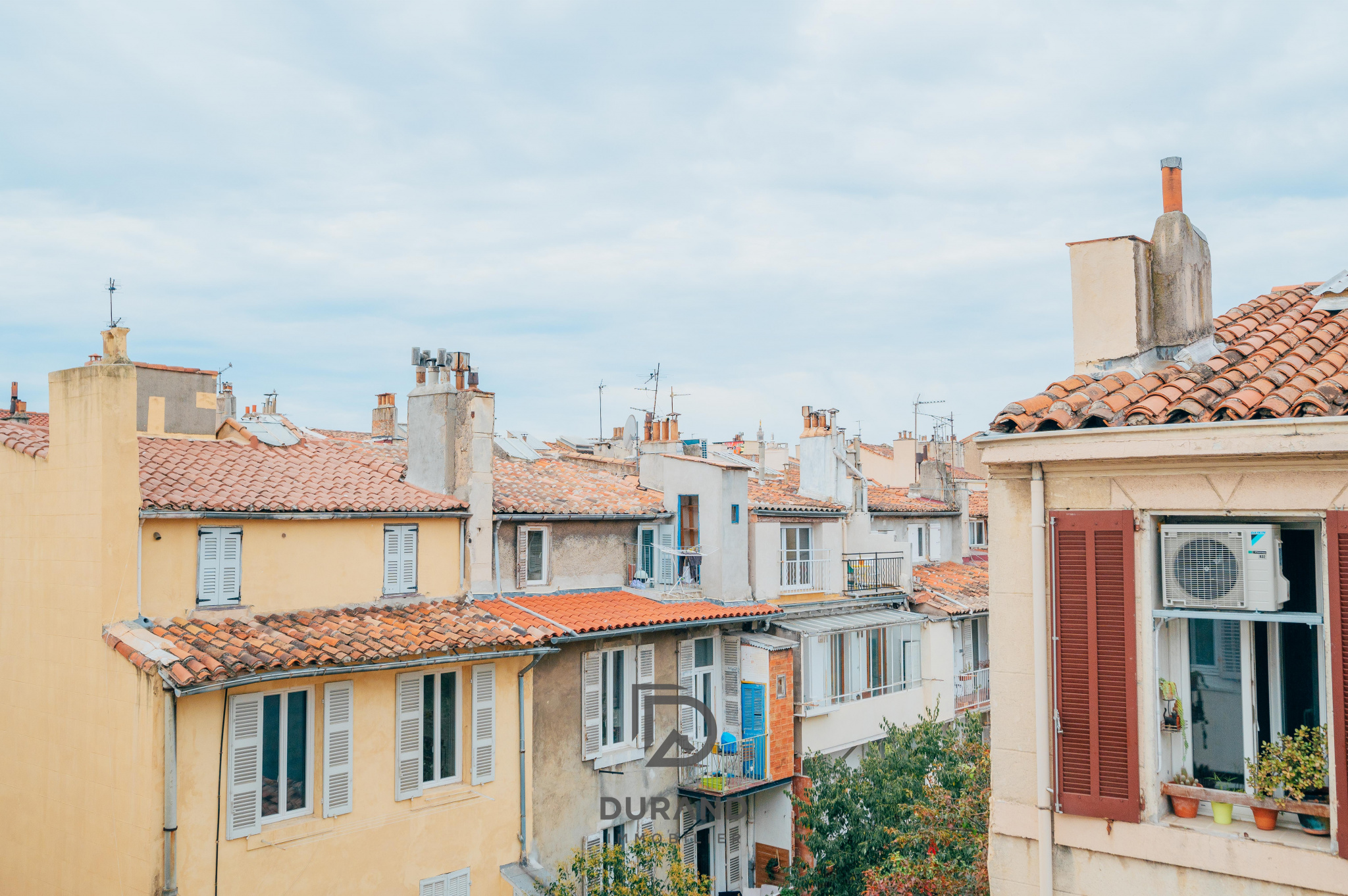 APPARTEMENT - CAMAS/NOTRE DAME DU MONT - 13006 MARSEILLE