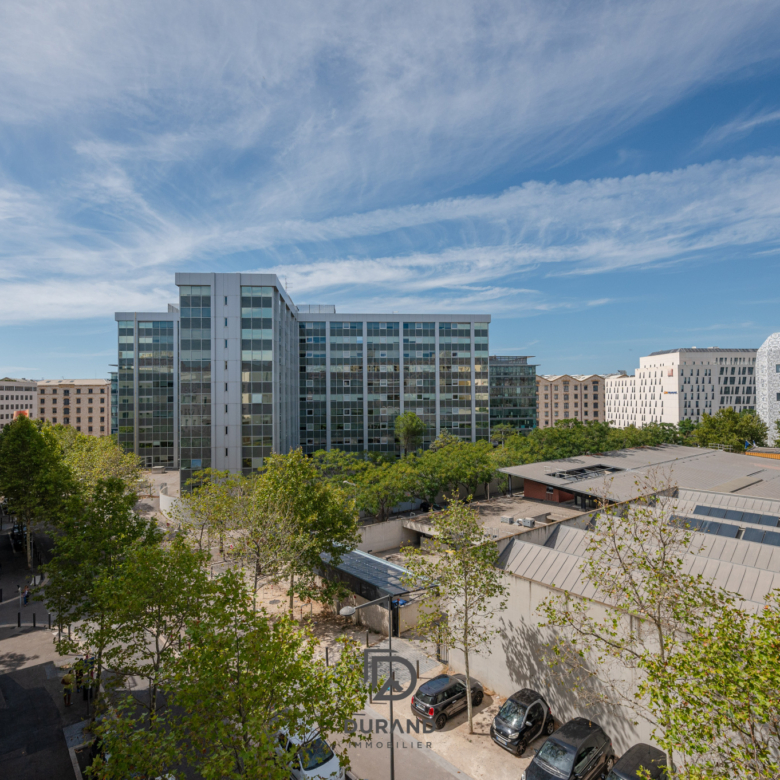 APPARTEMENT - DUPLEX - TERRASSE - EUROMED 13002 MARSEILLE