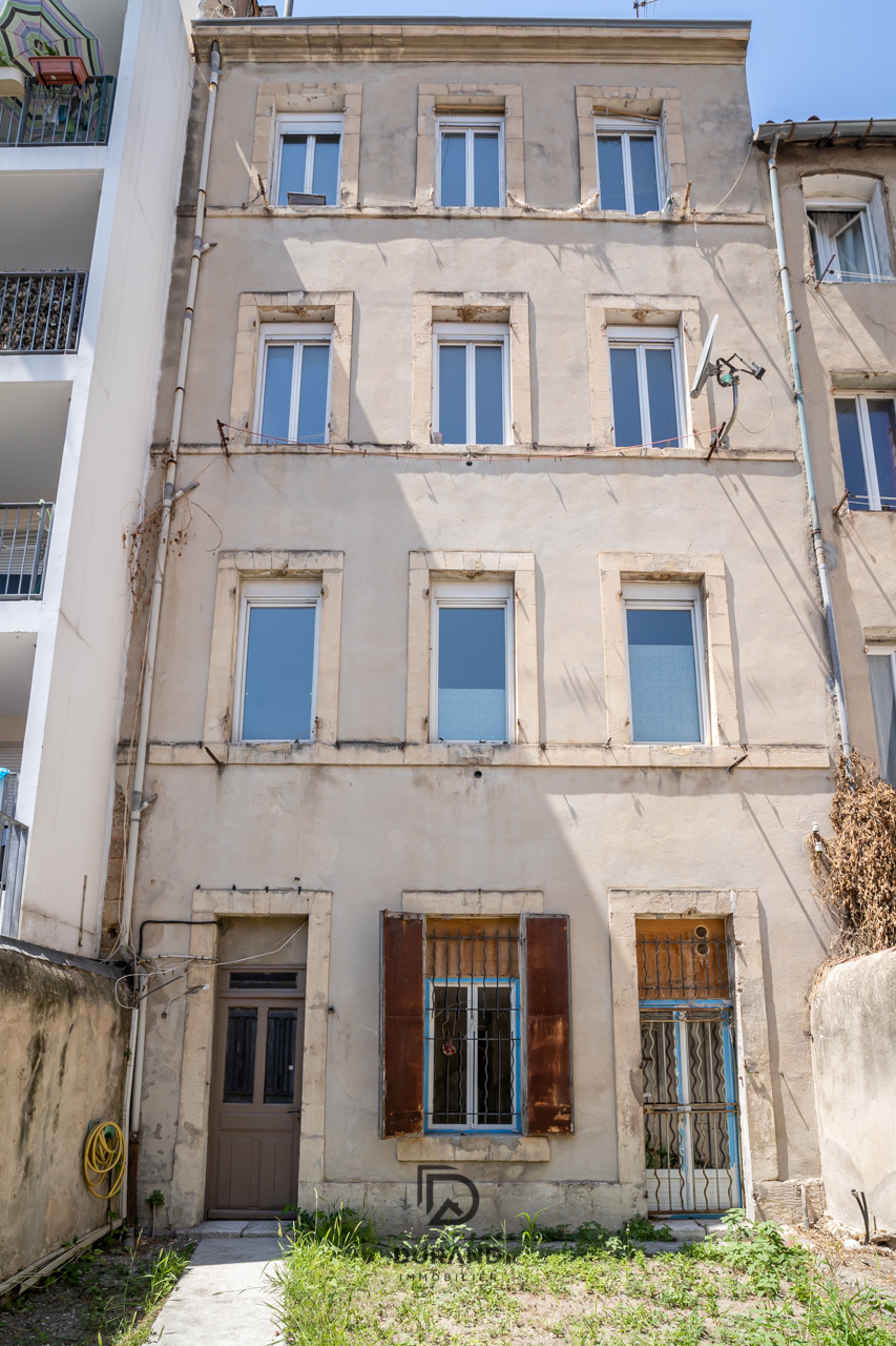  IMMEUBLE AVEC COUR 408m2 LE CAMAS 13005 MARSEILLE