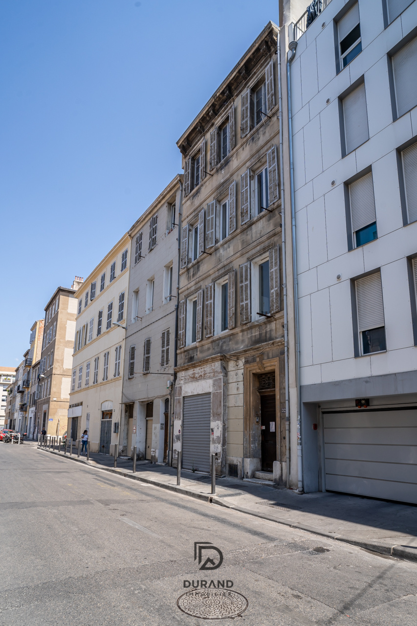  IMMEUBLE AVEC COUR 408m2 LE CAMAS 13005 MARSEILLE