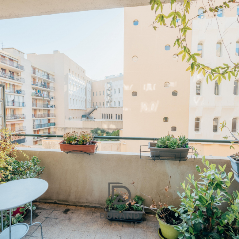 APPARTEMENT - 2 BALCONS - UNE CAVE - SAINT CHARLES - 13003 MARSEILLE ( IDEAL INVESTISSEURS)