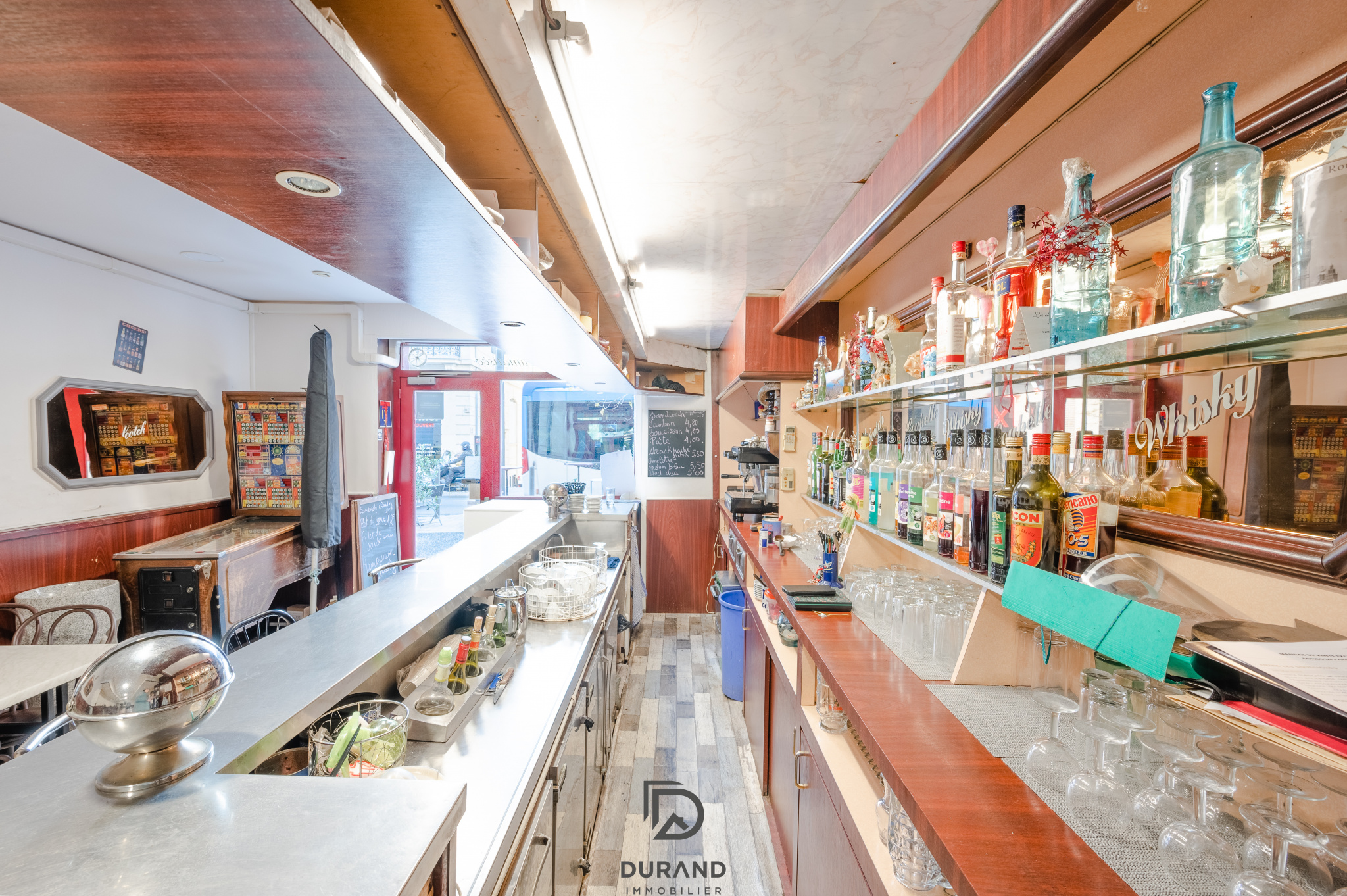 FONDS DE COMMERCE BAR - CAVE A VINS - MARSEILLE 13006