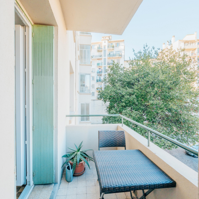 APPARTEMENT - 2 BALCONS - UNE CAVE - SAINT CHARLES - 13003 MARSEILLE ( IDEAL INVESTISSEURS)