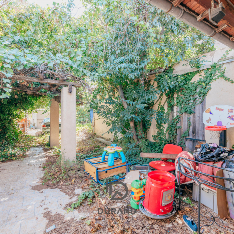 MAISON 5 PÈCES 147M2 - JARDIN 300M2 - 13015 MARSEILLE