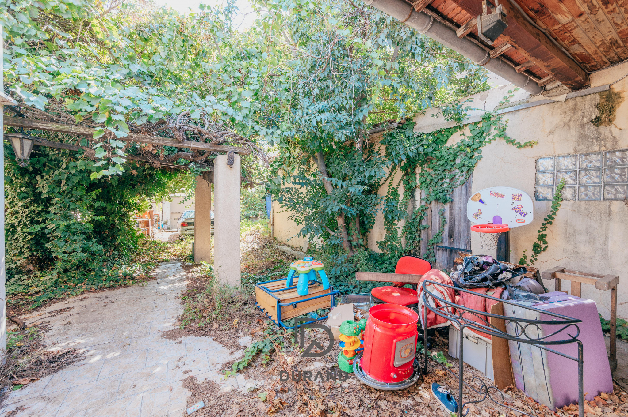 MAISON 5 PÈCES 147M2 - JARDIN 300M2 - 13015 MARSEILLE