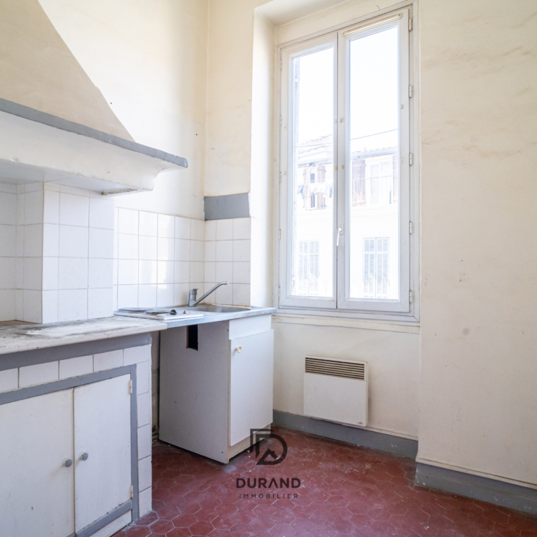  IMMEUBLE AVEC COUR 408m2 LE CAMAS 13005 MARSEILLE