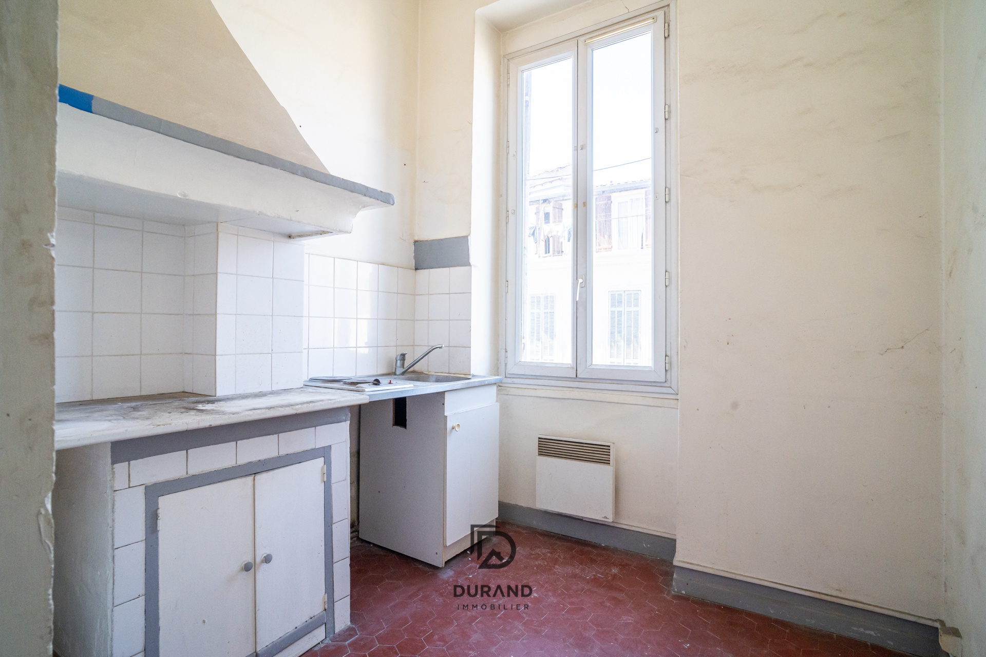  IMMEUBLE AVEC COUR 408m2 LE CAMAS 13005 MARSEILLE