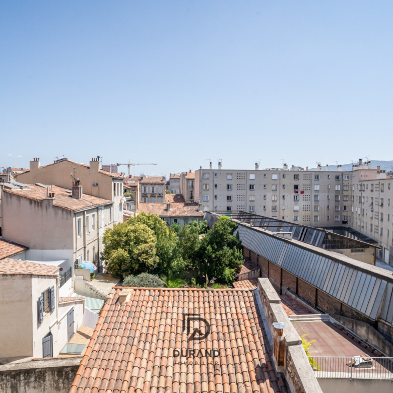  IMMEUBLE AVEC COUR 408m2 LE CAMAS 13005 MARSEILLE