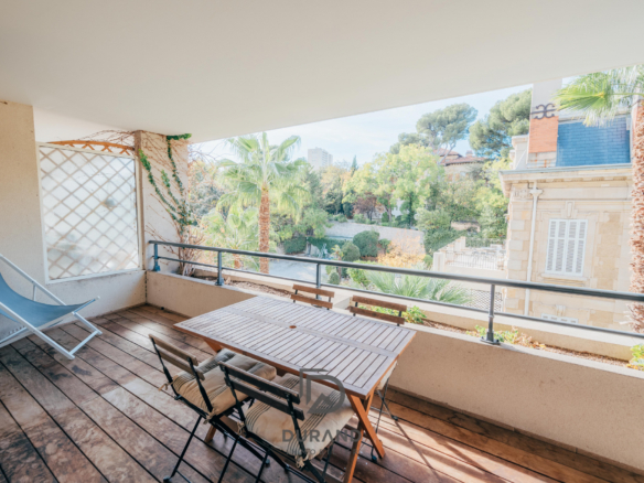 APPARTEMENT - TERRASSE - BALCONS - CARRE D'OR - 13008 MARSEILLE
