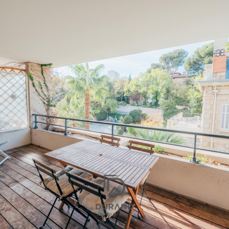 APPARTEMENT - TERRASSE - BALCONS - CARRE D'OR - 13008 MARSEILLE