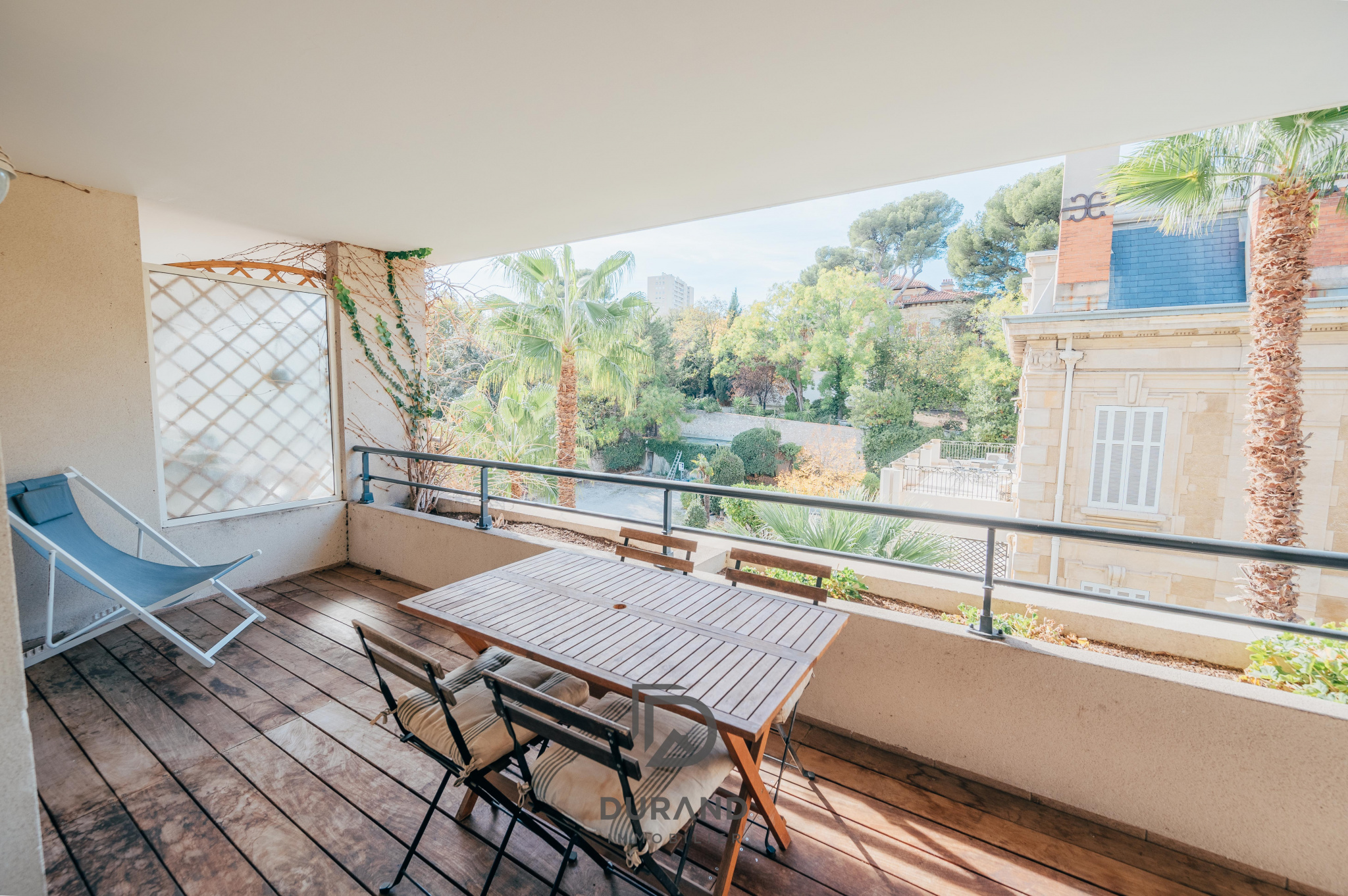 APPARTEMENT - TERRASSE - BALCONS - CARRE D'OR - 13008 MARSEILLE