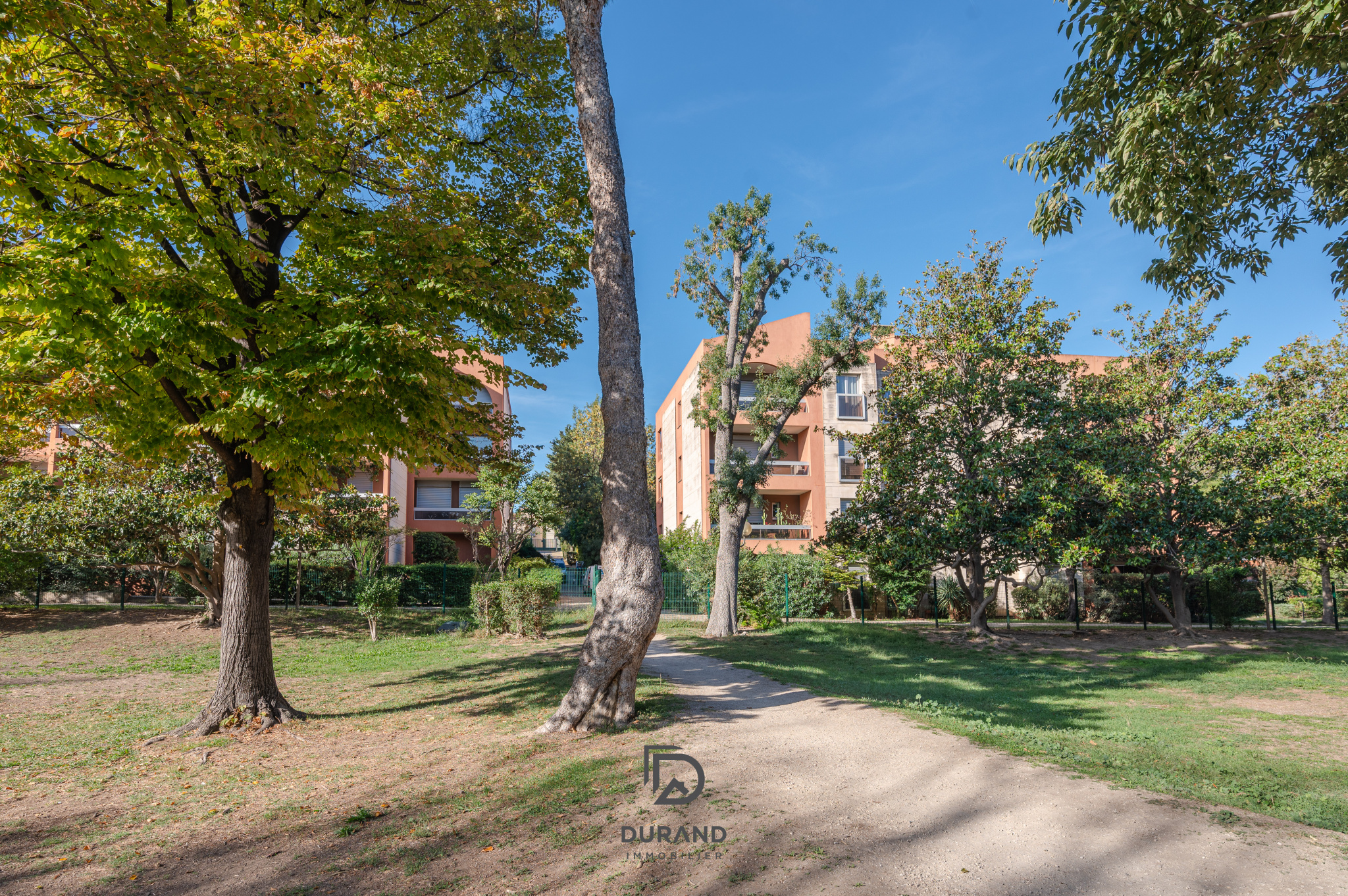 APPARTEMENT - TERRASSE - SAINT ANNE - 13008 MARSEILLE