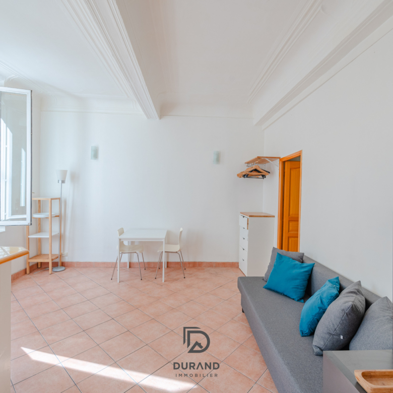 APPARTEMENT - LE PANIER - 13002 MARSEILLE