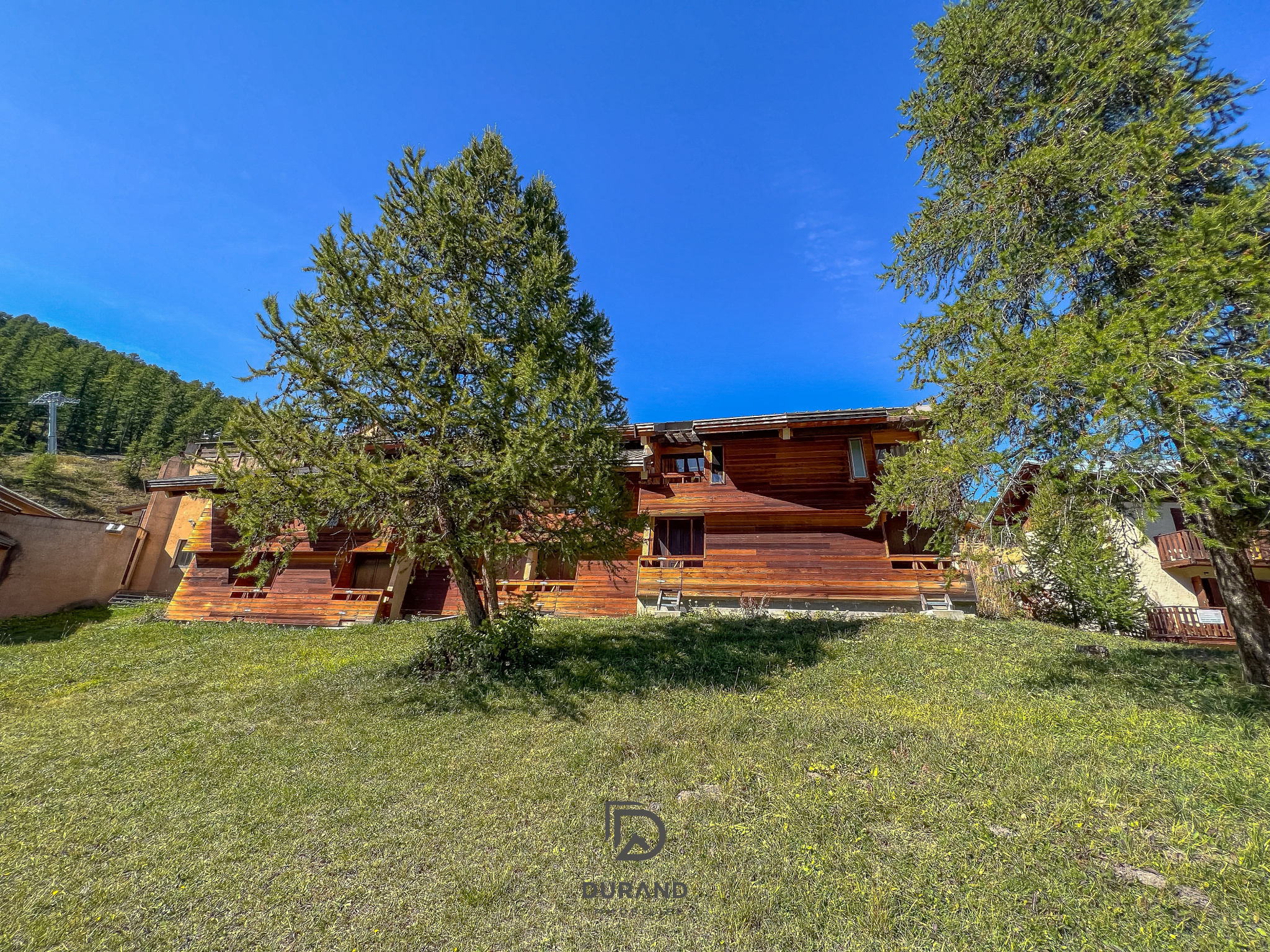 APPARTEMENT - TERRASSE - LE HAMEAU - 05560 VARS LES CLAUX