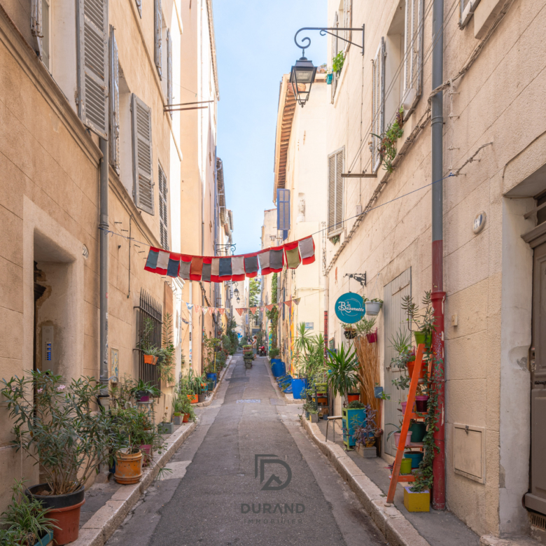 APPARTEMENT - LE PANIER - 13002 MARSEILLE