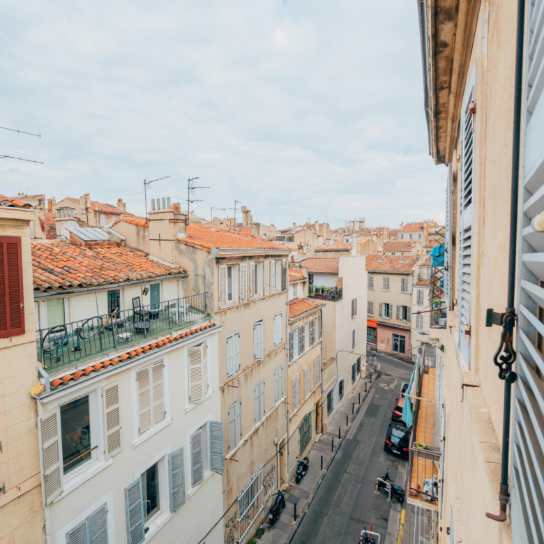 APPARTEMENT - CAMAS/NOTRE DAME DU MONT - 13006 MARSEILLE