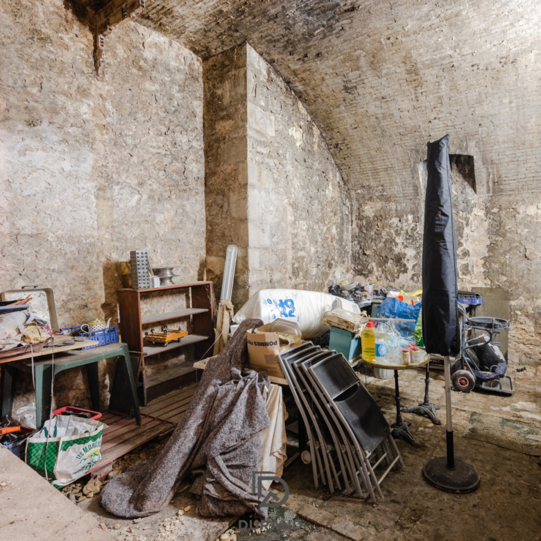 FONDS DE COMMERCE BAR - CAVE A VINS - MARSEILLE 13006