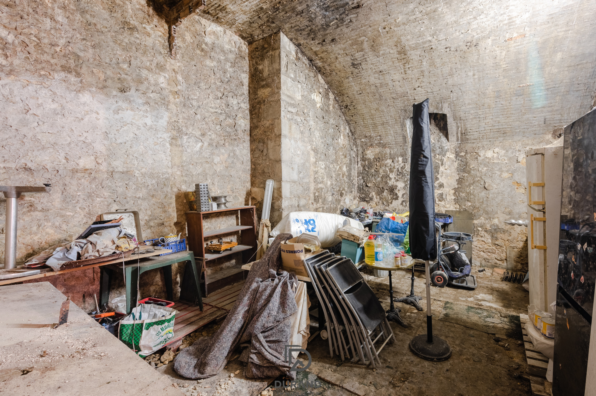 FONDS DE COMMERCE BAR - CAVE A VINS - MARSEILLE 13006