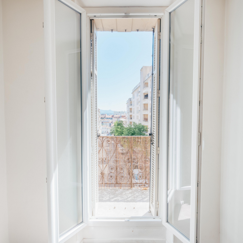 T3 57 M2 - BALCON - VAUBAN - 13006 MARSEILLE