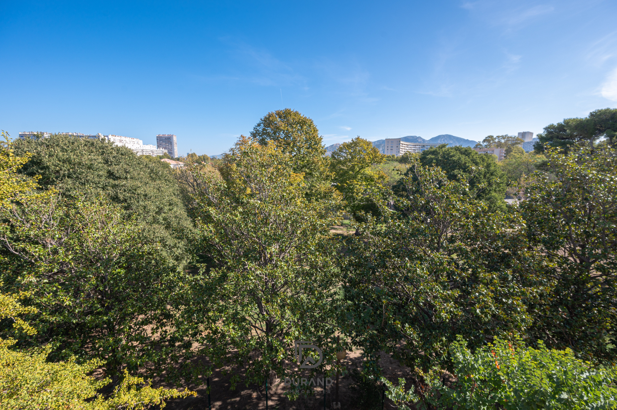 APPARTEMENT - TERRASSE - SAINT ANNE - 13008 MARSEILLE