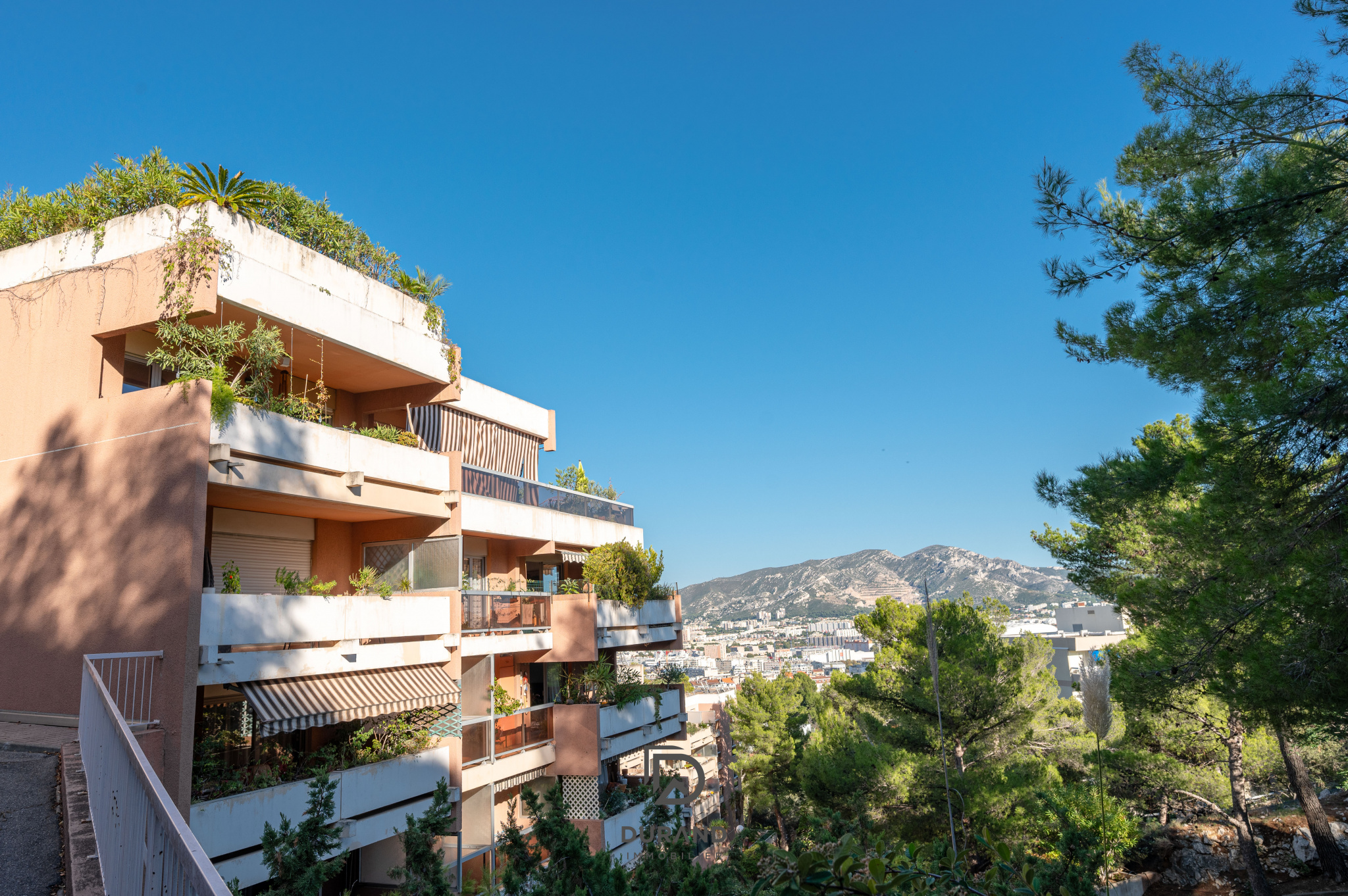 APPARTEMENT -  PERIER - CARRE D'OR - 13008 MARSEILLE
