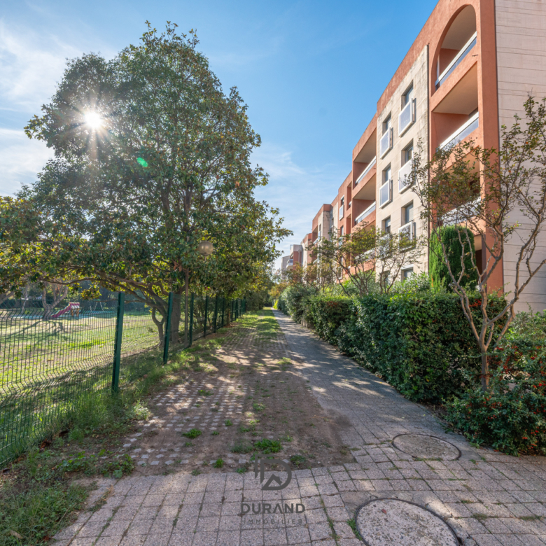 APPARTEMENT - TERRASSE - SAINT ANNE - 13008 MARSEILLE