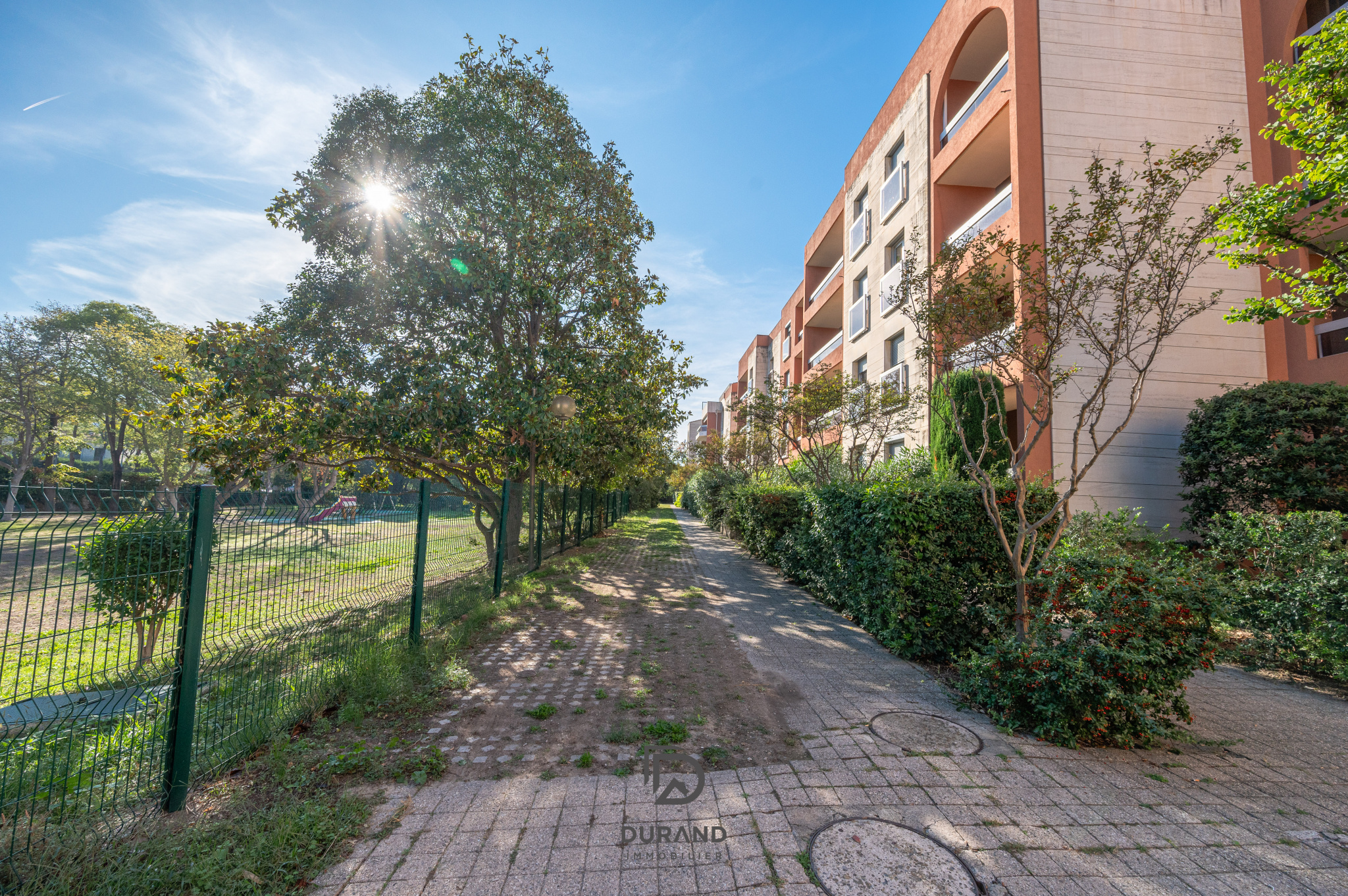 APPARTEMENT - TERRASSE - SAINT ANNE - 13008 MARSEILLE