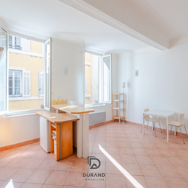 APPARTEMENT - LE PANIER - 13002 MARSEILLE