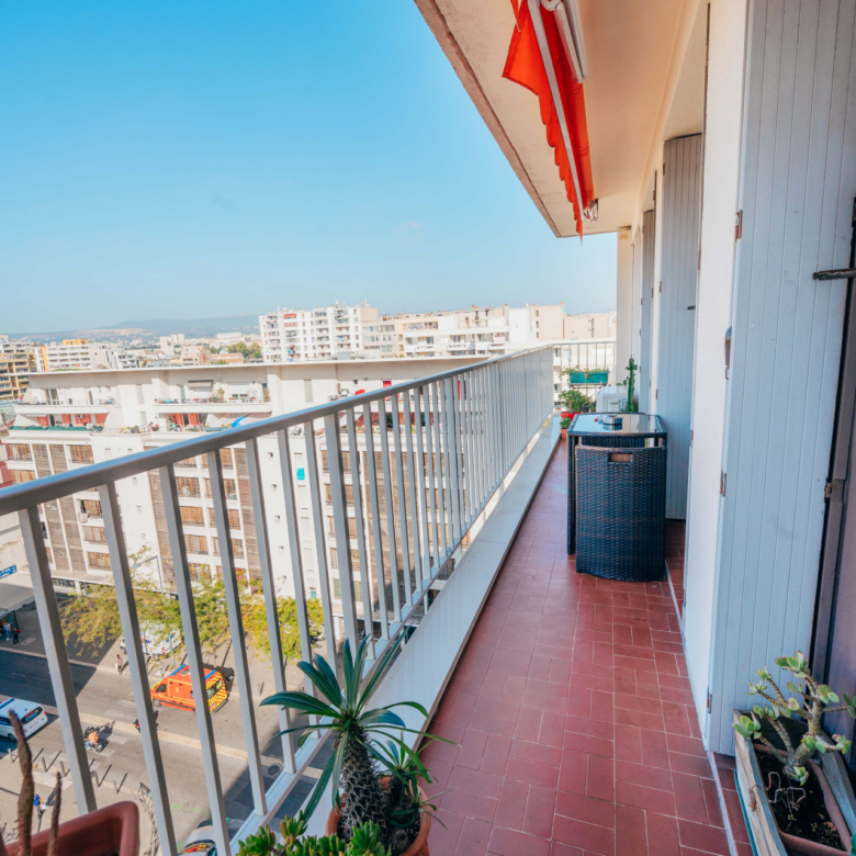 4 PIÈCES 82 M2 - APPARTEMENT - BALCONS - BOX GARAGE - EUROMED - MARSEILLE