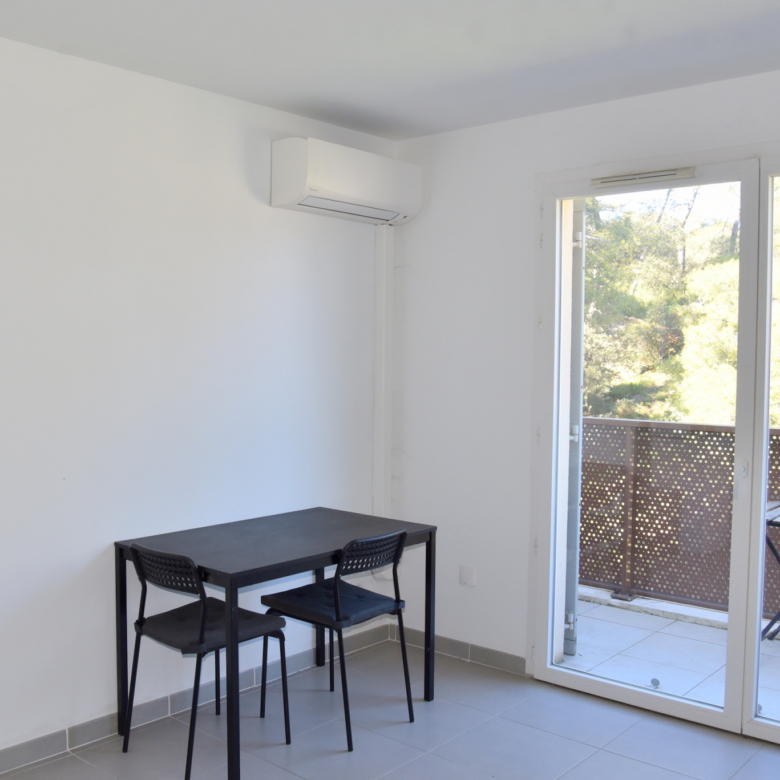 Studio meublé de 20m2 avec balcon Marseille 11ème