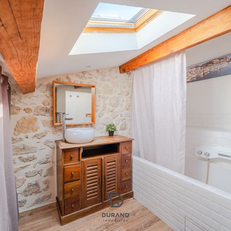 APPARTEMENT - ROUCAS BLANC - 13007 MARSEILLE