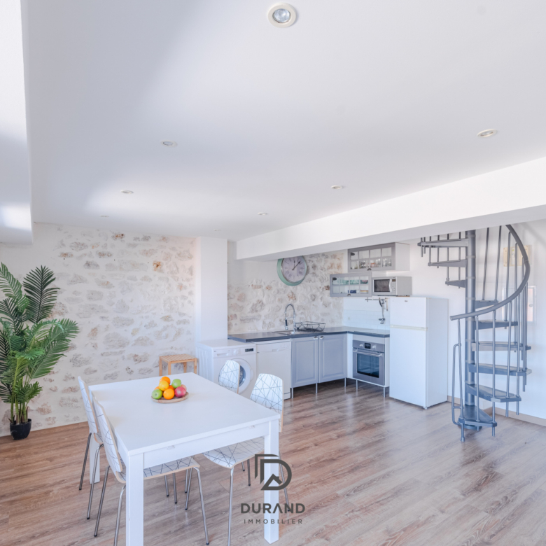 APPARTEMENT - ROUCAS BLANC - 13007 MARSEILLE