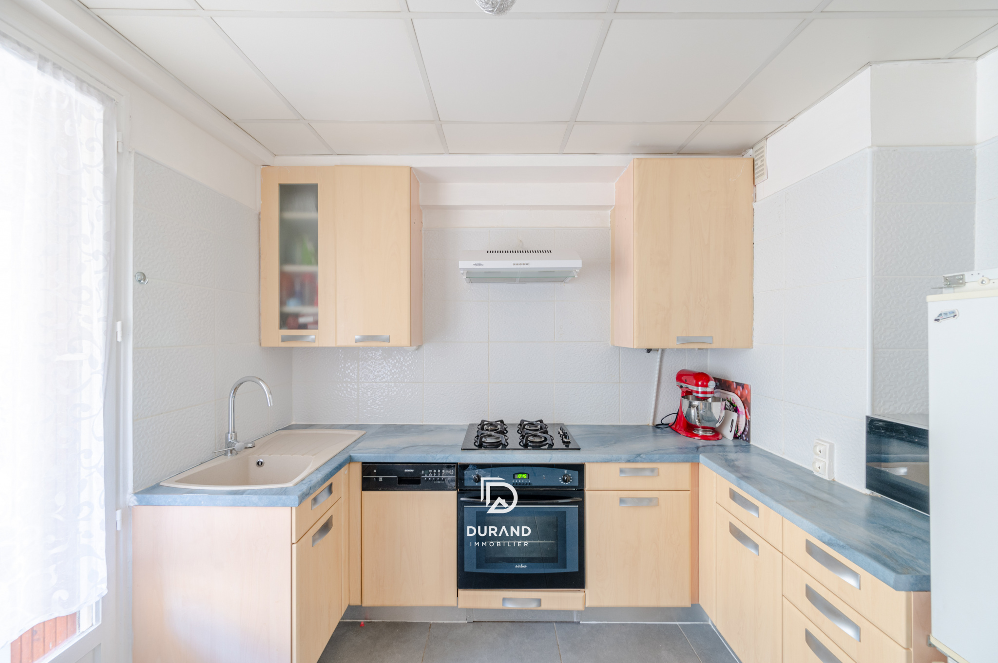 APPARTEMENT AVEC PARKING - LE CANET - 13014