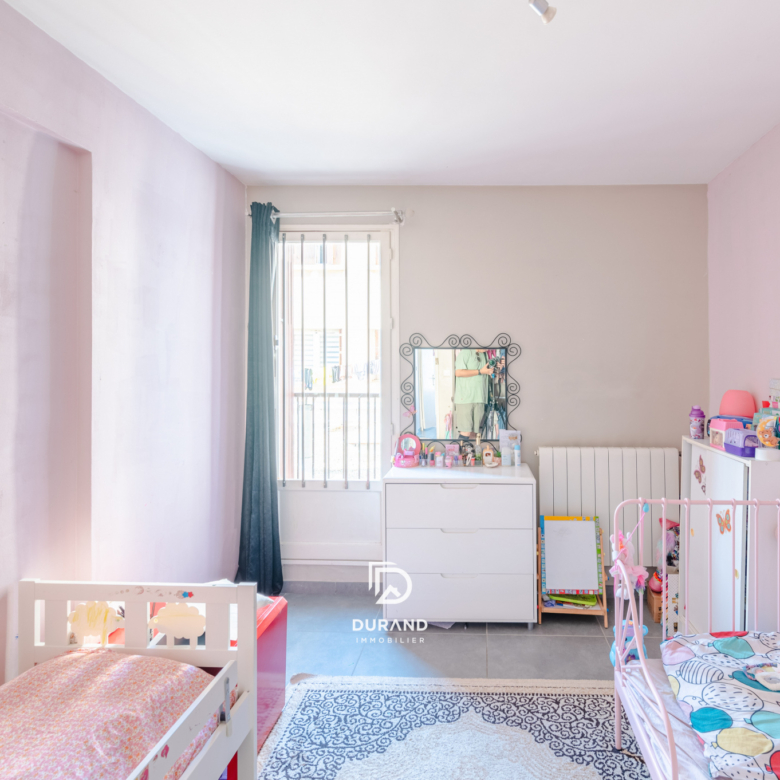 APPARTEMENT AVEC PARKING - LE CANET - 13014