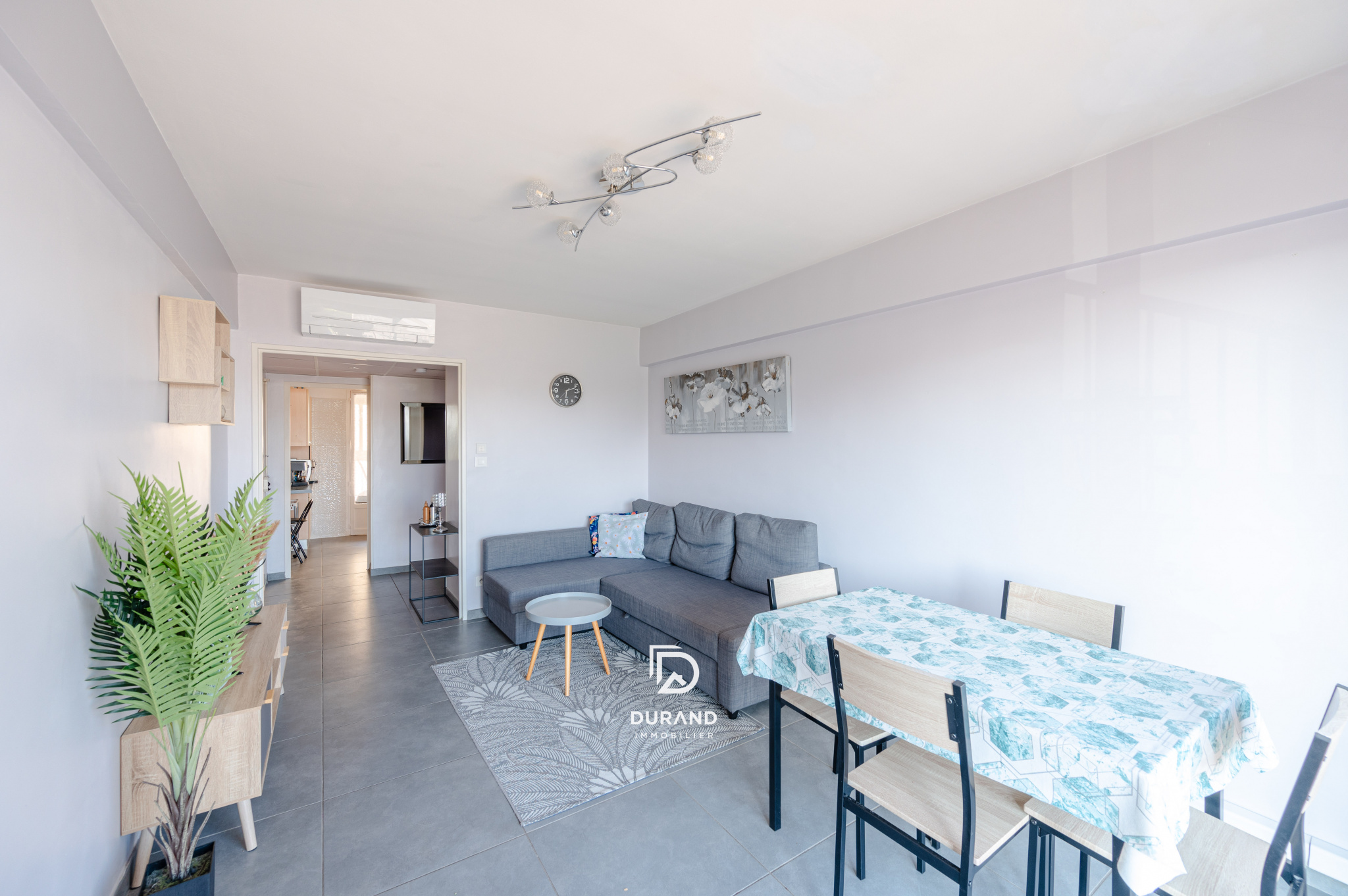 APPARTEMENT AVEC PARKING - LE CANET - 13014