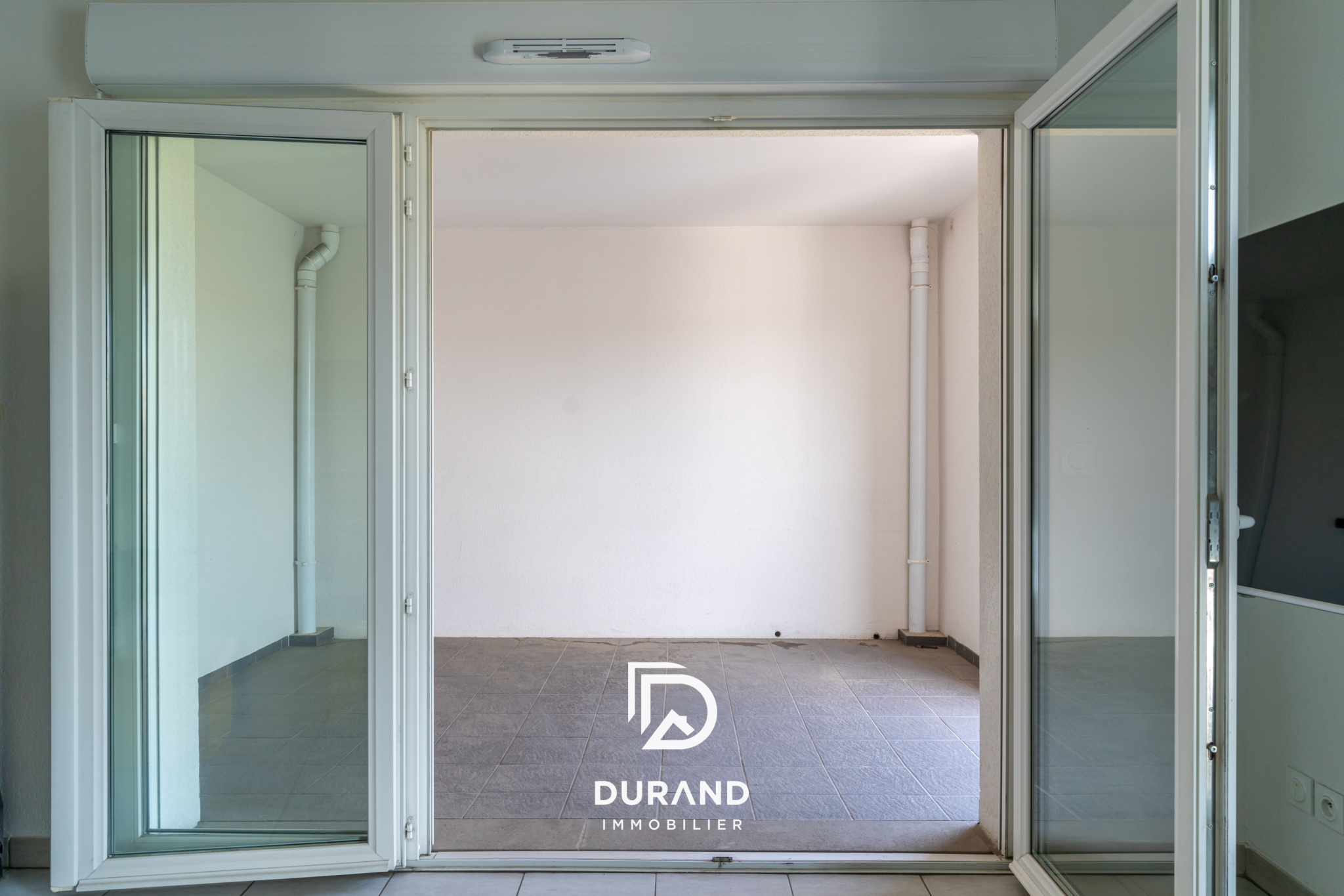 1 PIÈCE 27 M2 - APPARTEMENT - TERRASSE -13003 - MARSEILLE