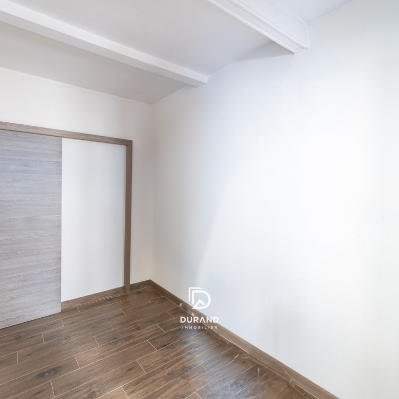 48 M2 - APPARTEMENT - LE PANIER - 13002 - MARSEILLE