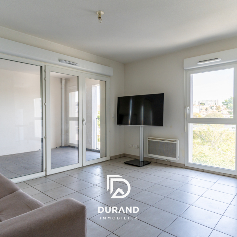 1 PIÈCE 27 M2 - APPARTEMENT - TERRASSE -13003 - MARSEILLE