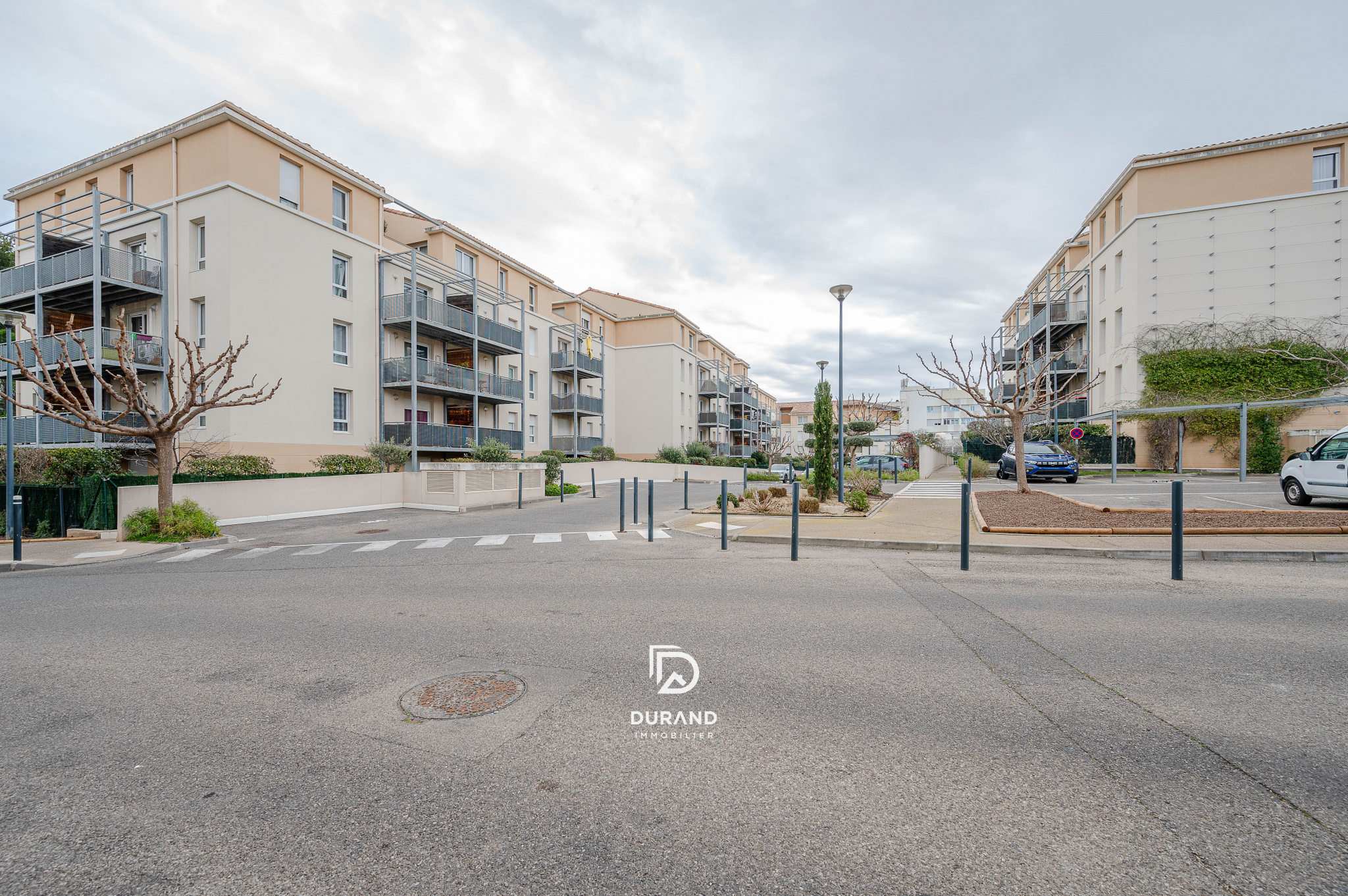 APPARTEMENT - TERRASSE - LES TROIS LUCS - 13012 MARSEILLE
