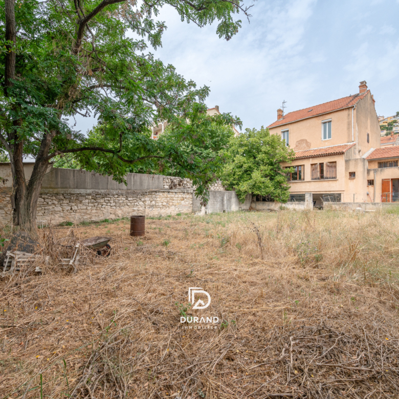MAISON - JARDIN -  VERDURON - 13015 MARSEILLE
