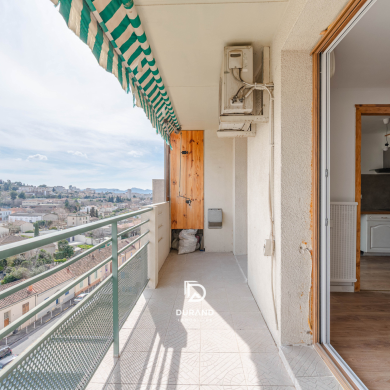APPARTEMENT AVEC STATIONEMENT -13013