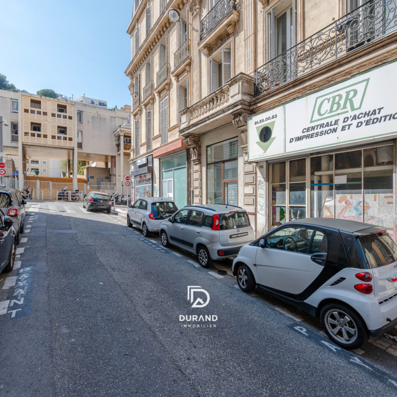 LOCAL COMMERCIAL - 55 M2 - ANCIEN APPARTEMENT - VAUBAN - 13006 MARSEILLE
