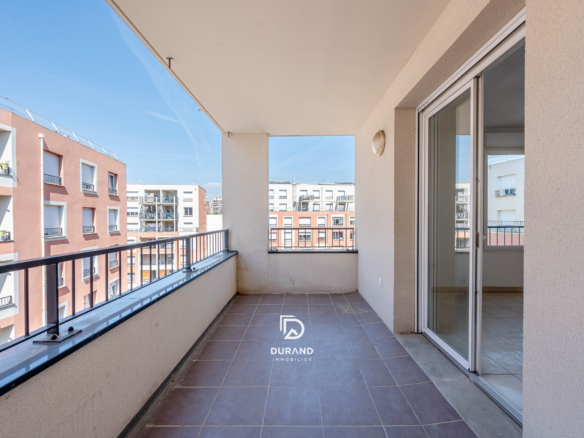 APPARTEMENT - 2 PIECES - TERRASSE - 13003 MARSEILLE