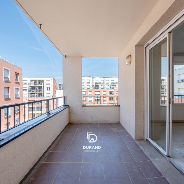 APPARTEMENT - 2 PIECES - TERRASSE - 13003 MARSEILLE