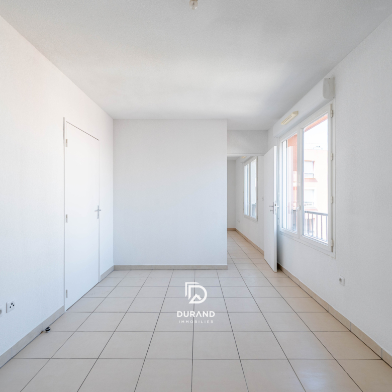 APPARTEMENT - 2 PIECES - TERRASSE - 13003 MARSEILLE