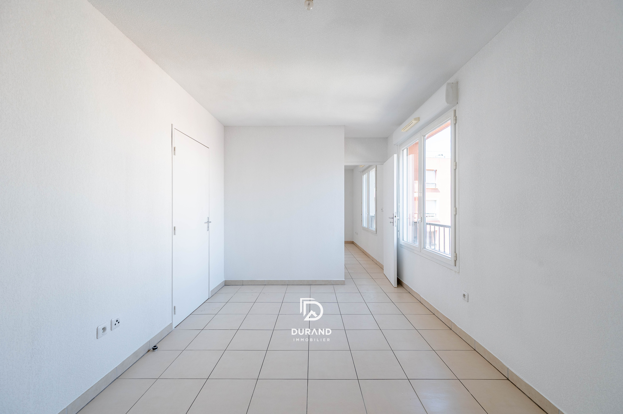 APPARTEMENT - 2 PIECES - TERRASSE - 13003 MARSEILLE