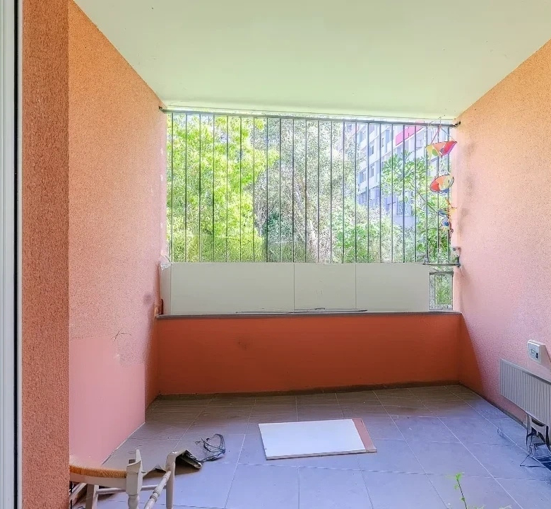 APPARTEMENT - 2 PIECES - TERRASSE - 13003 MARSEILLE