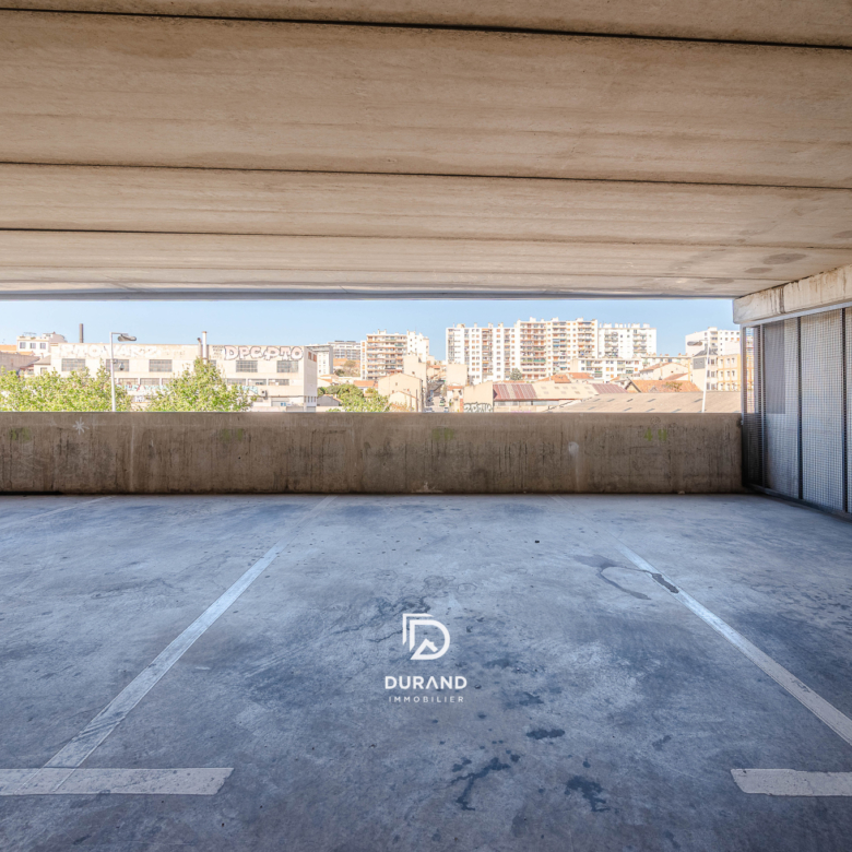 APPARTEMENT - 2 PIECES - TERRASSE - 13003 MARSEILLE