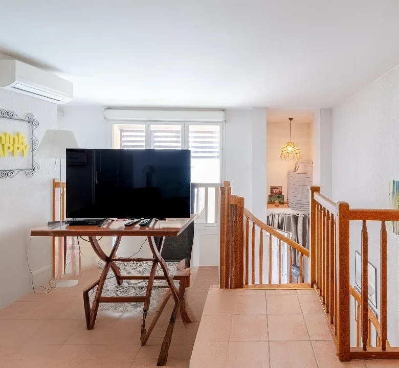 BUREAUX - 60 M2 - MARSEILLE -   JOLIETTE 13002
